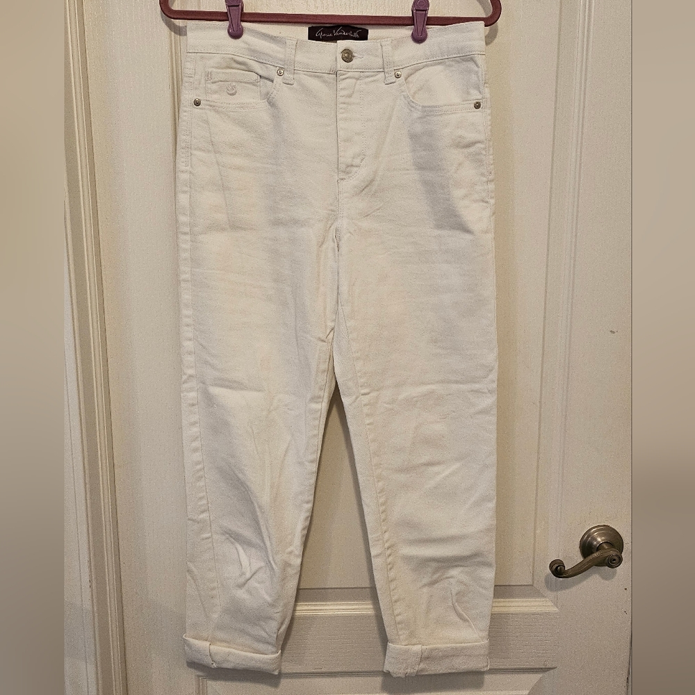 Gloria Vanderbilt White Straight Leg Jeans